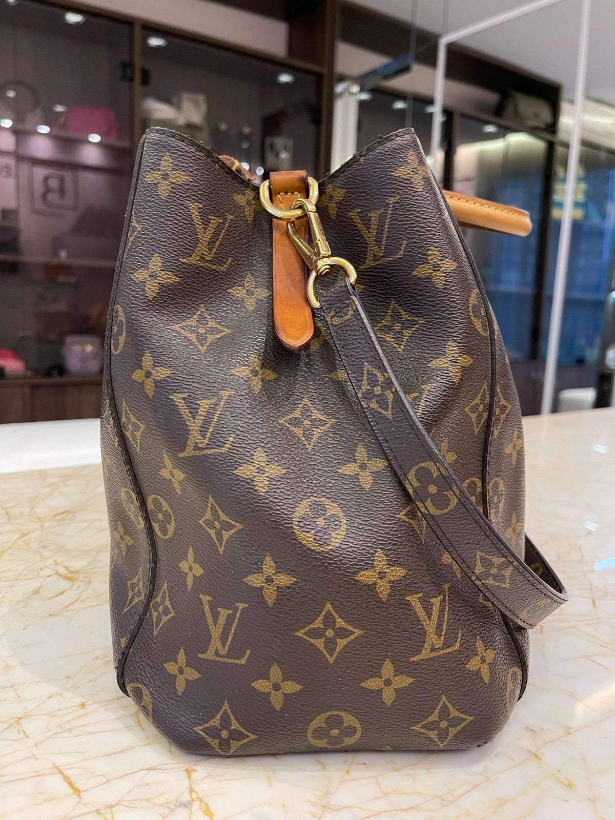 Louis Vuitton Montaigne Monogram GM