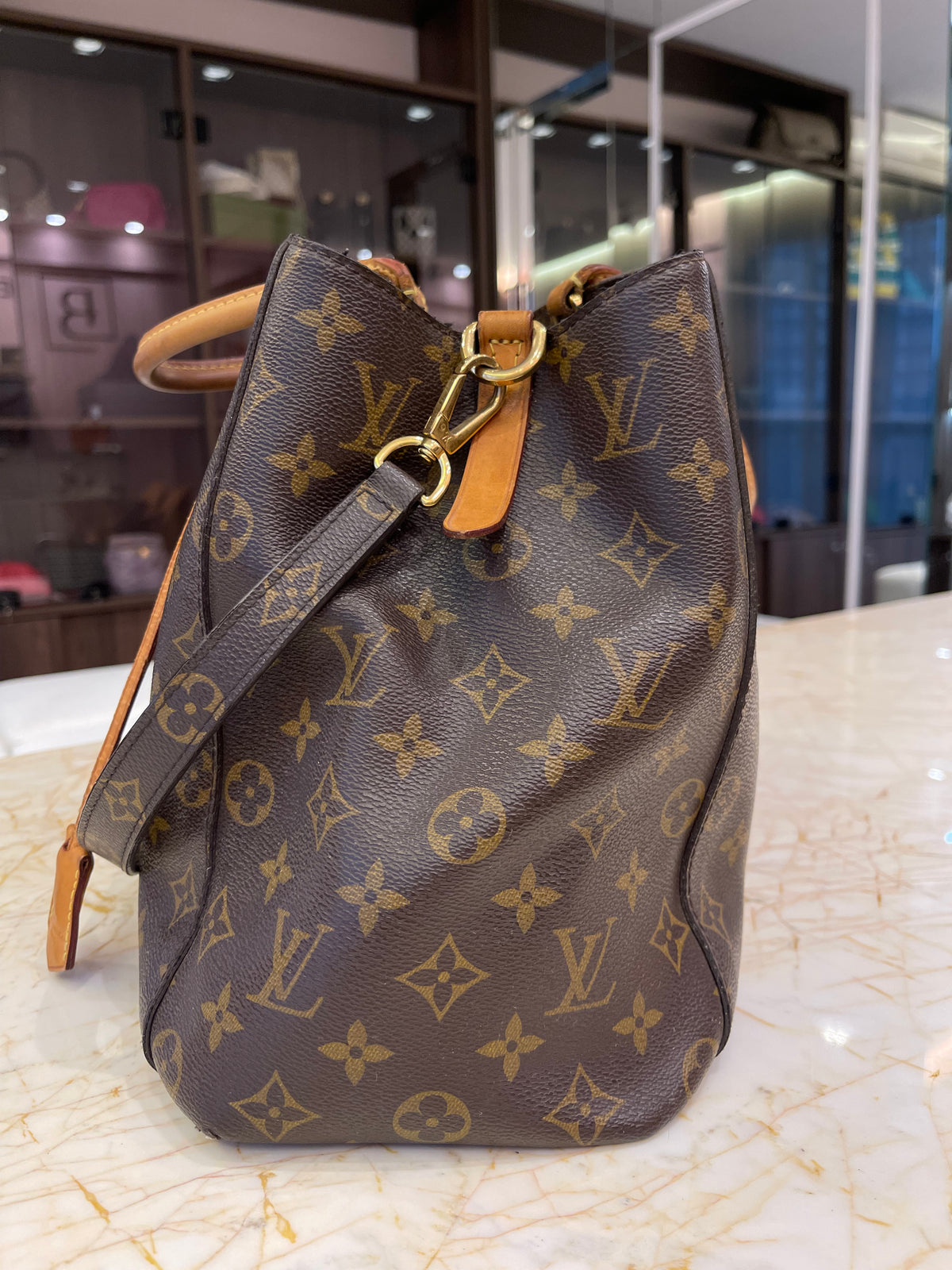 Louis Vuitton Montaigne Monogram GM