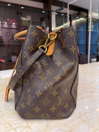 Louis Vuitton Montaigne Monogram GM
