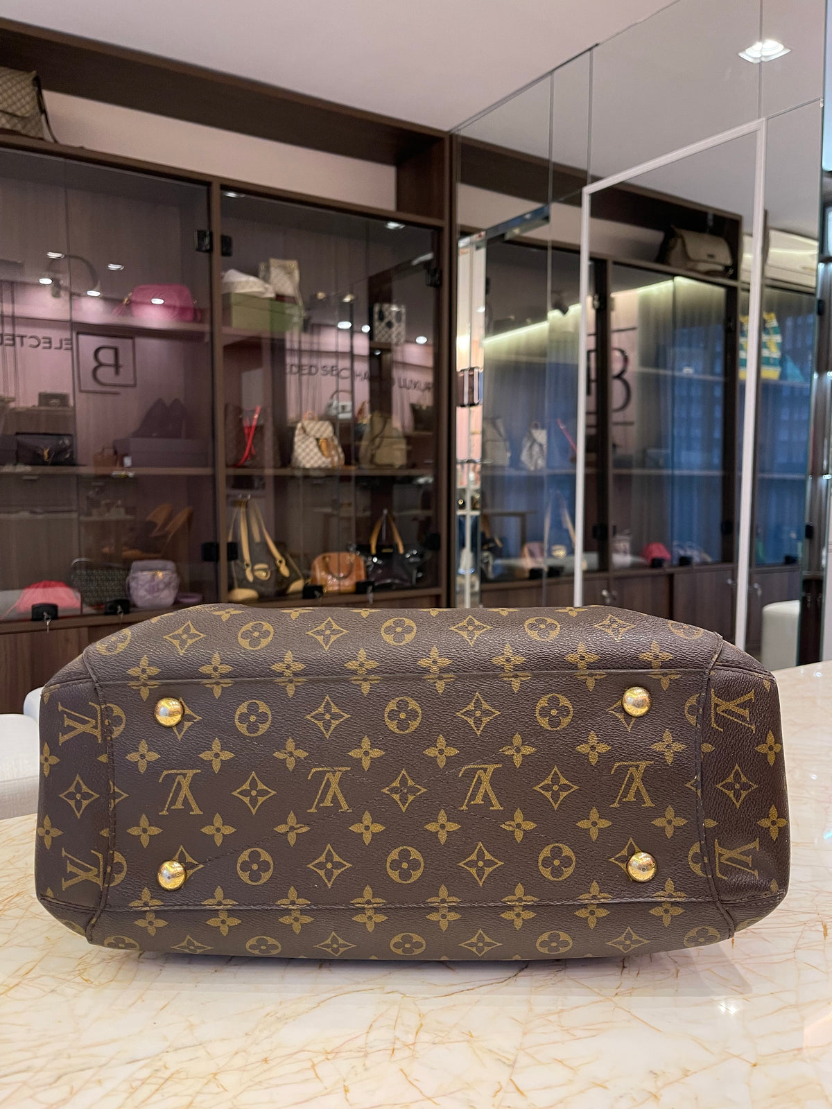 Louis Vuitton Montaigne Monogram GM
