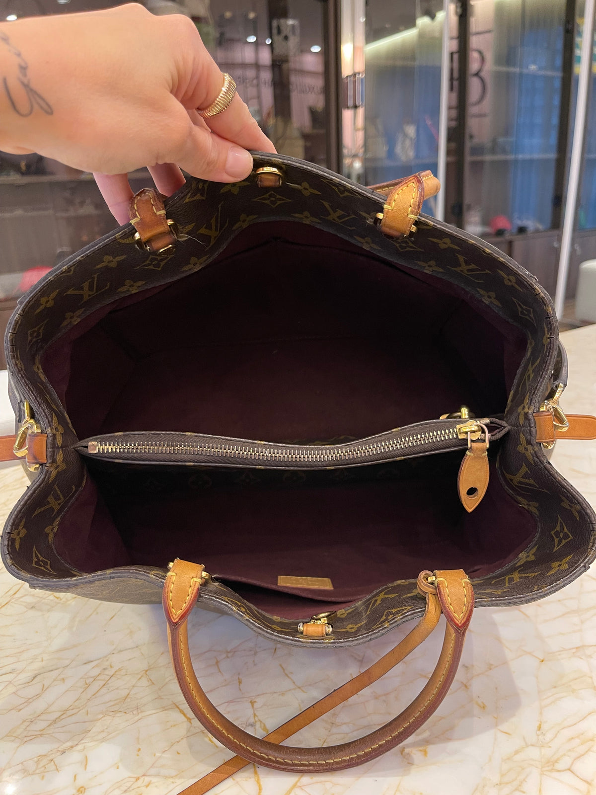 Louis Vuitton Montaigne Monogram GM