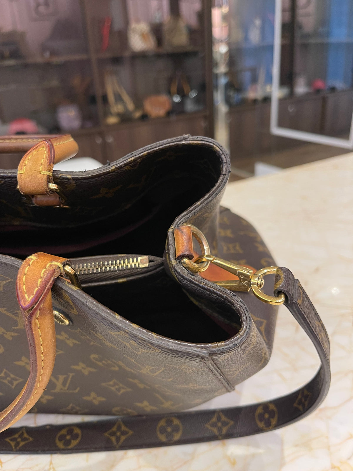 Louis Vuitton Montaigne Monogram GM