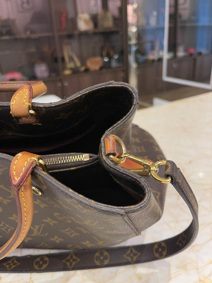 Louis Vuitton Montaigne Monogram GM