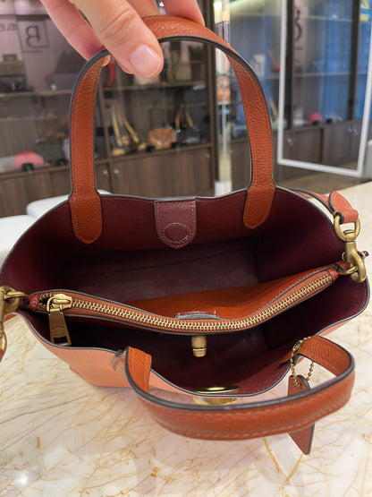 Coach Willow Tote 24