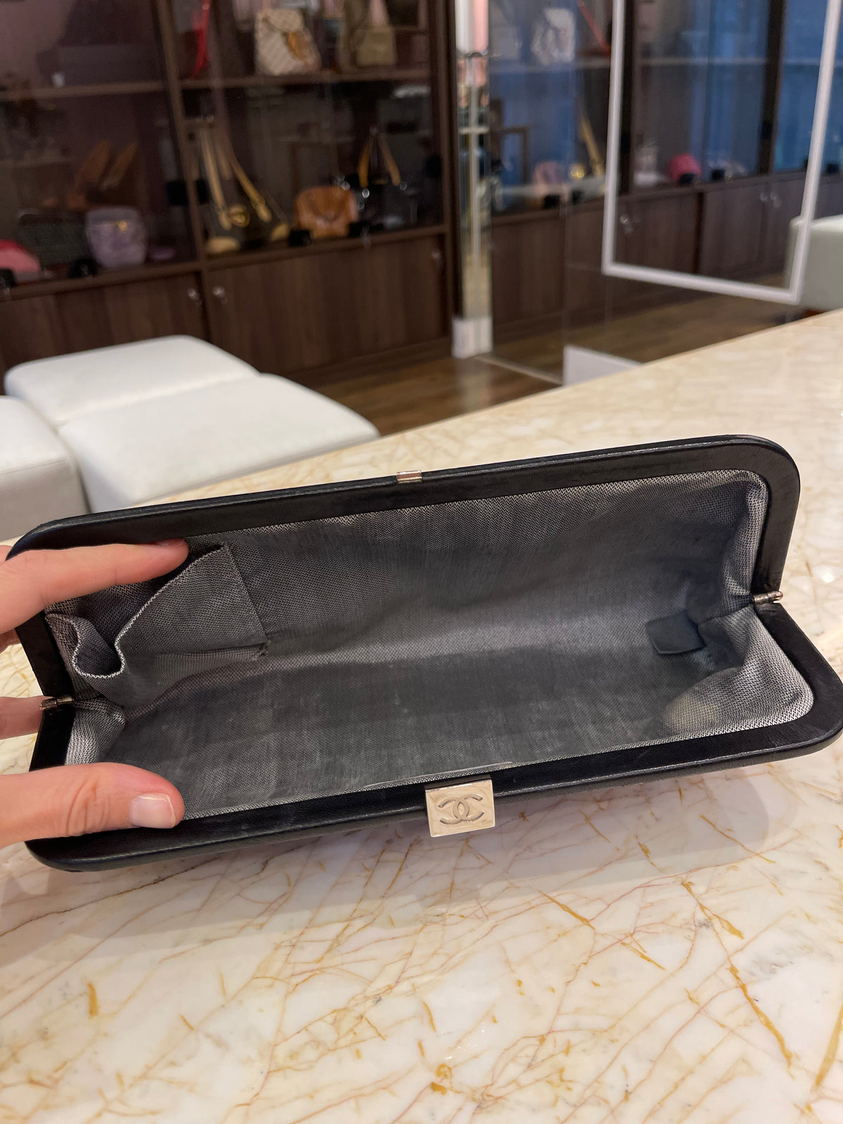 Clutch Chanel Mademoiselle Ligne Preta