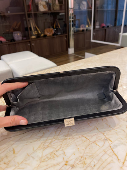 Clutch Chanel Mademoiselle Ligne Preta