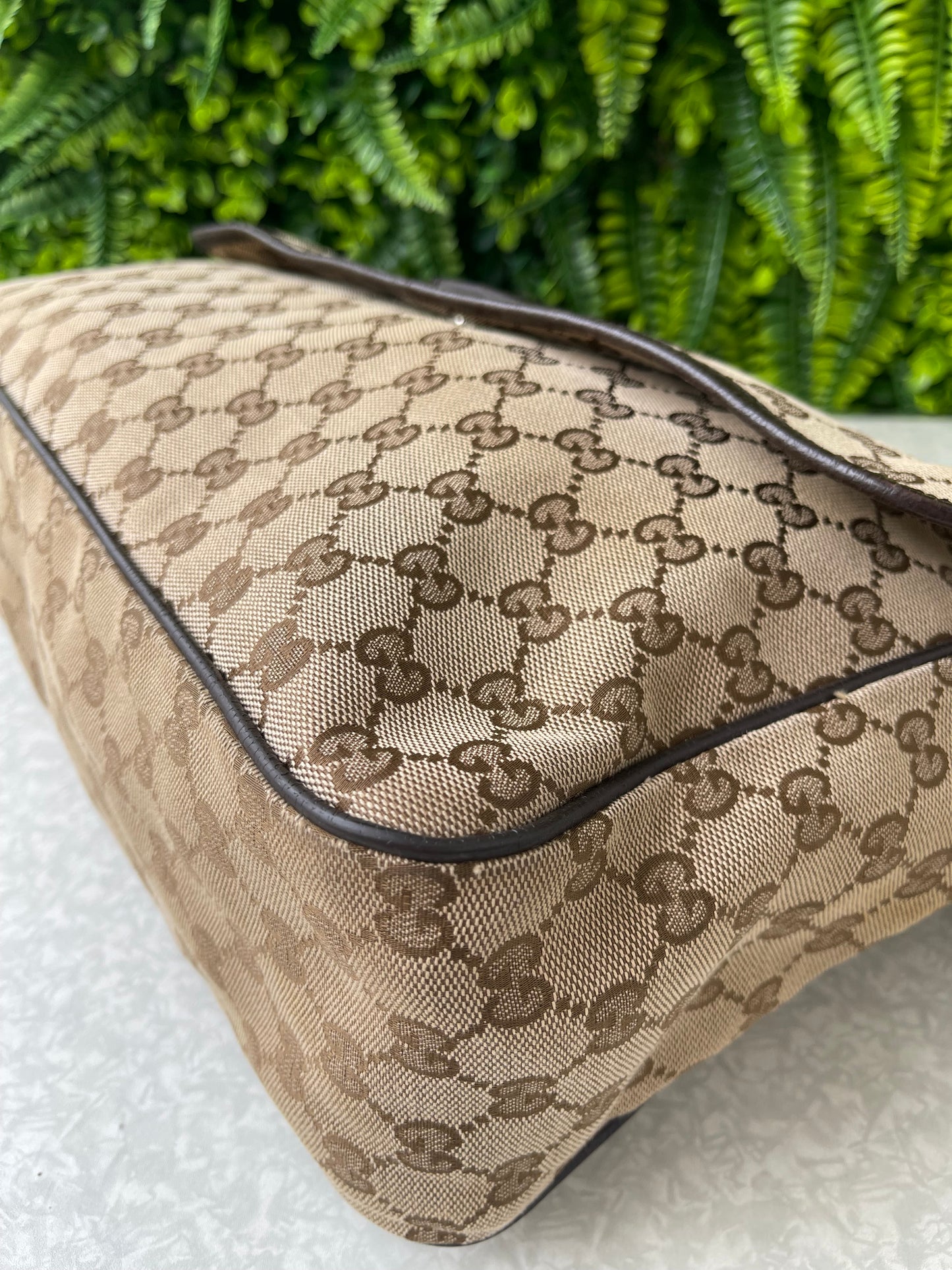 Gucci messenger Monogram Bege