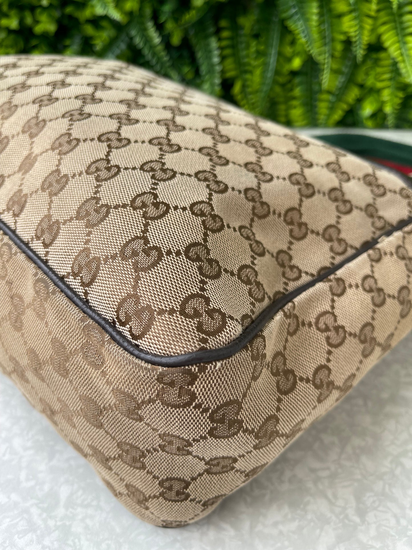 Gucci messenger Monogram Bege