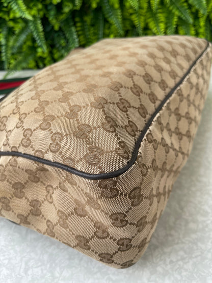 Gucci messenger Monogram Bege