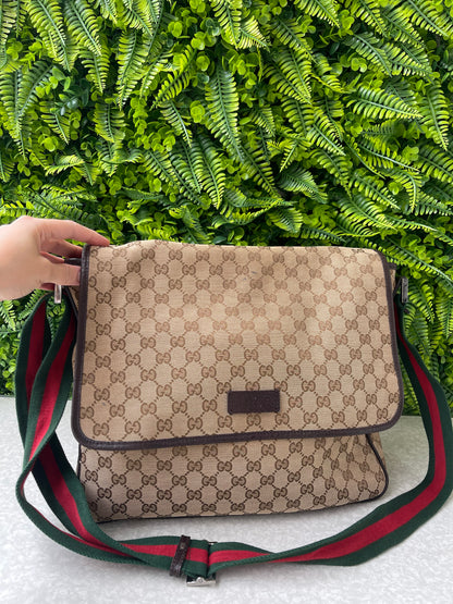 Gucci messenger Monogram Bege