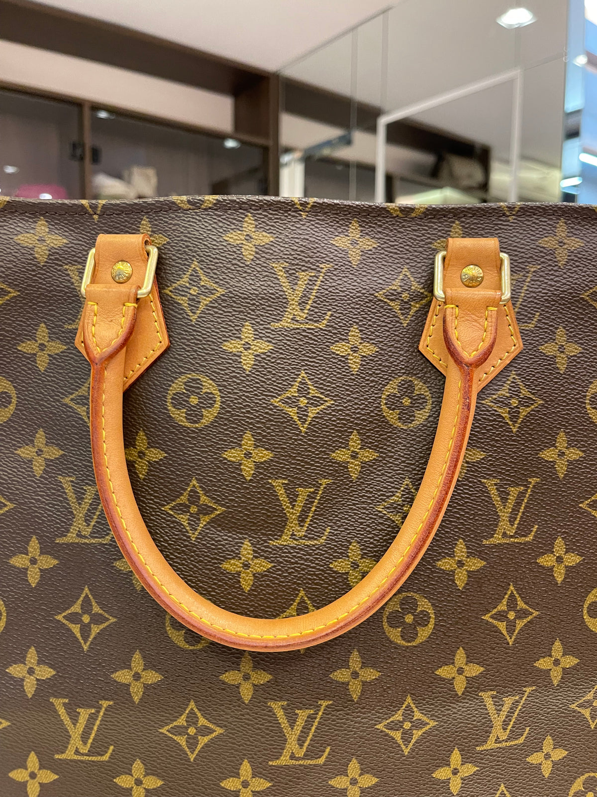 Louis Vuitton Sac Plat Monogram
