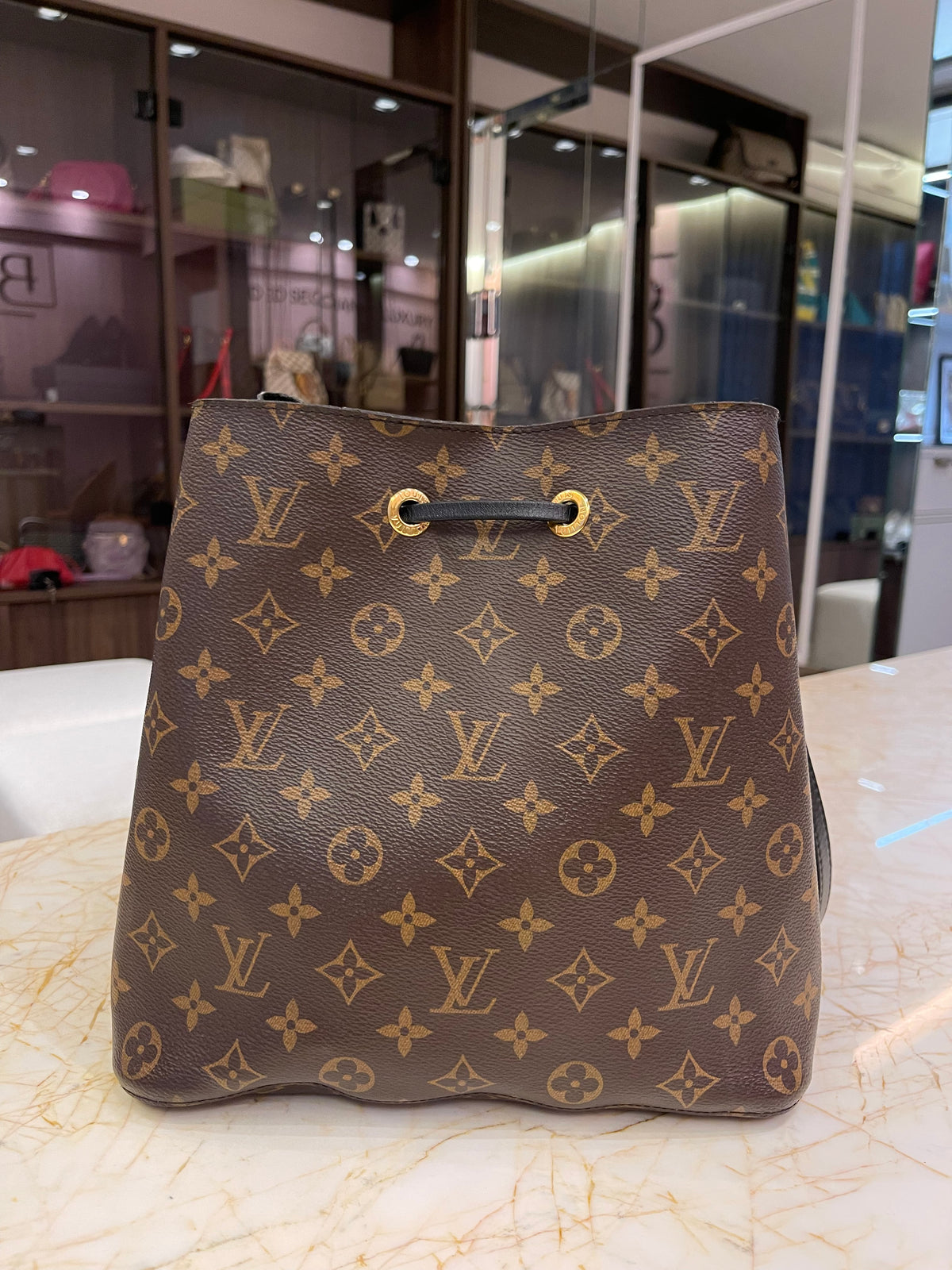 Louis Vuitton NéoNoé MM Monogram