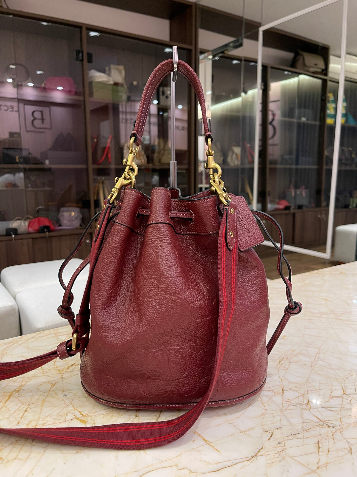 Coach Field Bucket Bag Vinho