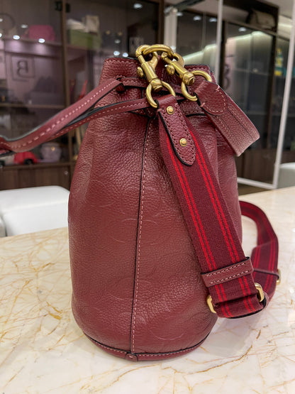 Coach Field Bucket Bag Vinho