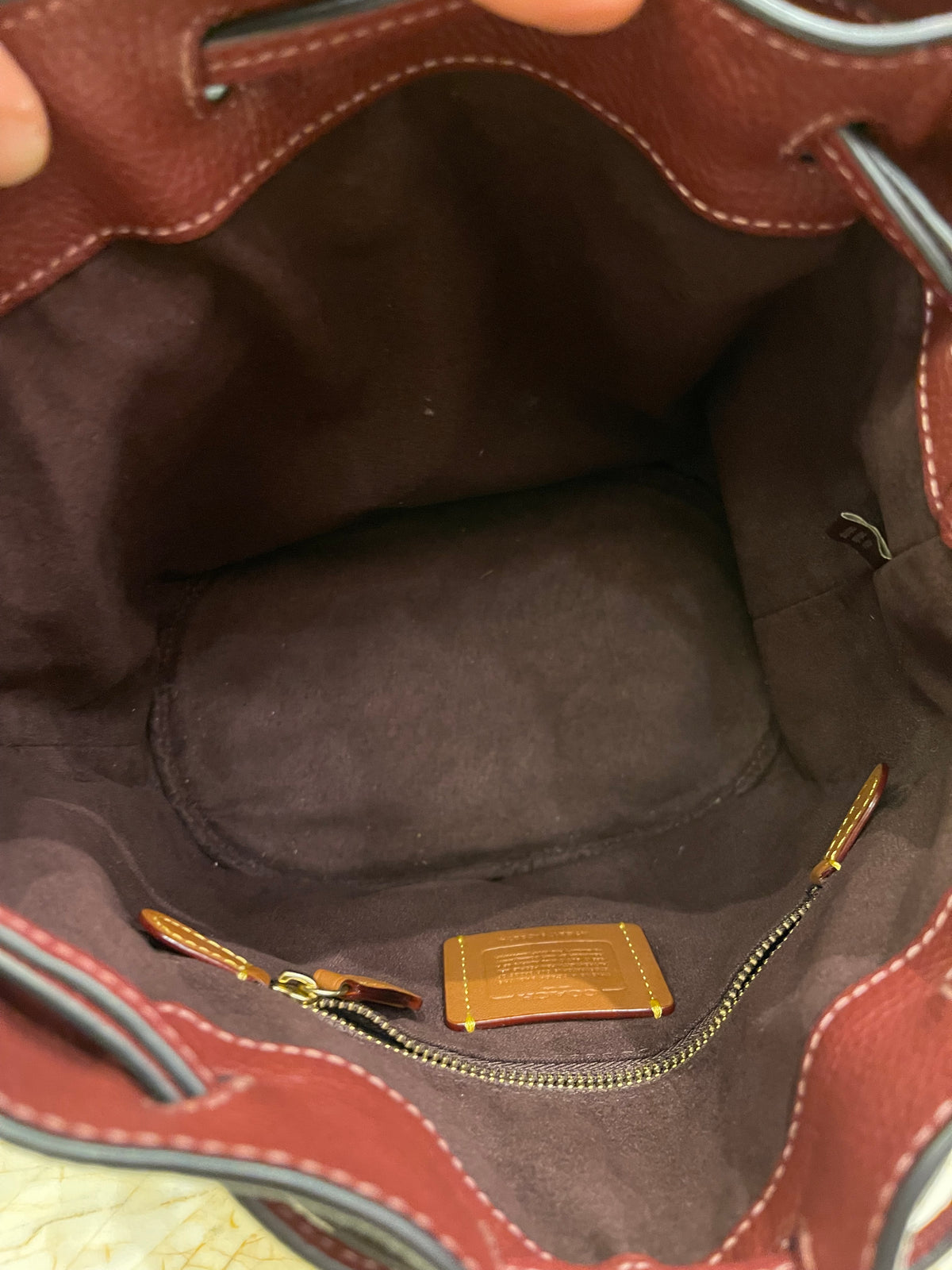 Coach Field Bucket Bag Vinho