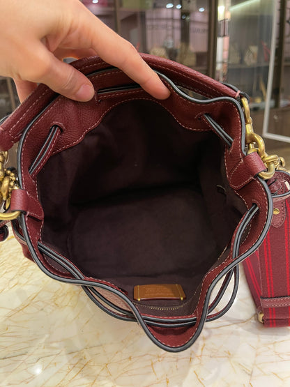 Coach Field Bucket Bag Vinho