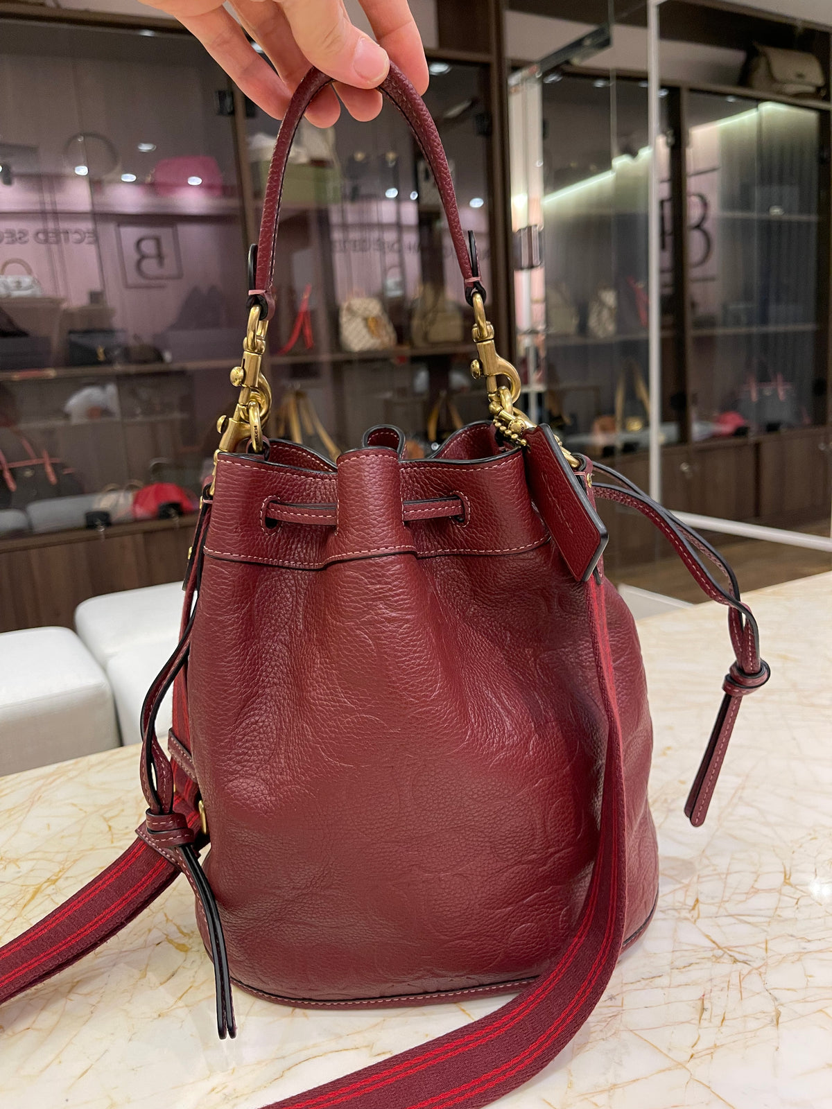 Coach Field Bucket Bag Vinho