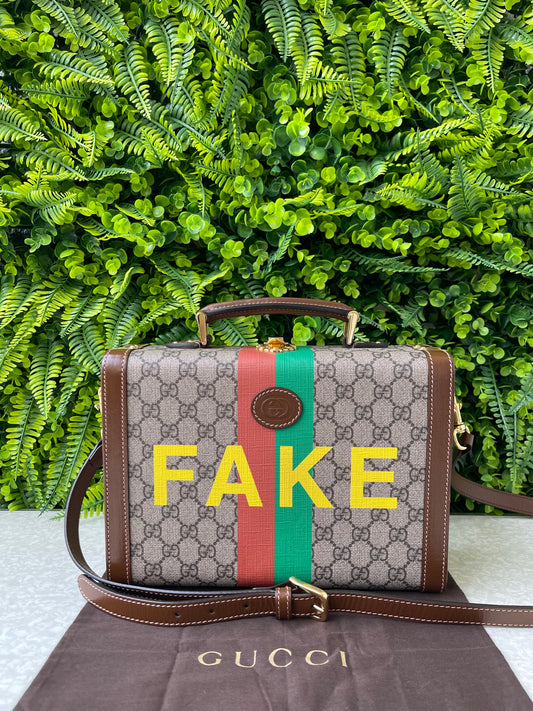 Gucci GG Supreme Fake/Not Suitcase