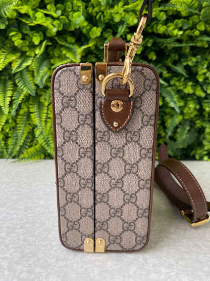 Gucci GG Supreme Fake/Not Suitcase