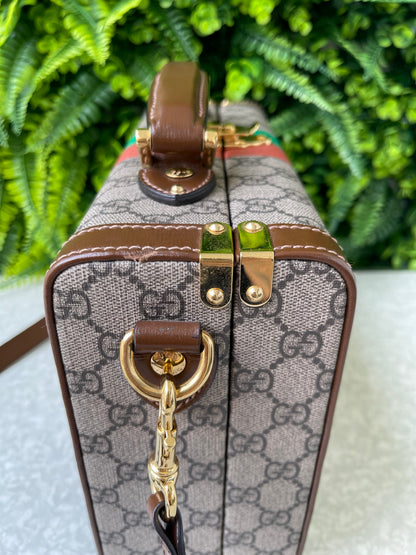 Gucci GG Supreme Fake/Not Suitcase