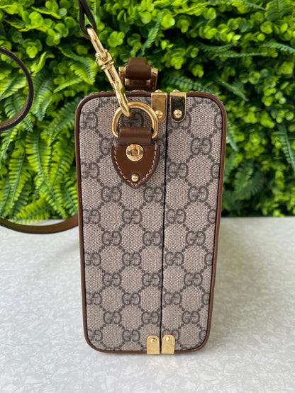 Gucci GG Supreme Fake/Not Suitcase