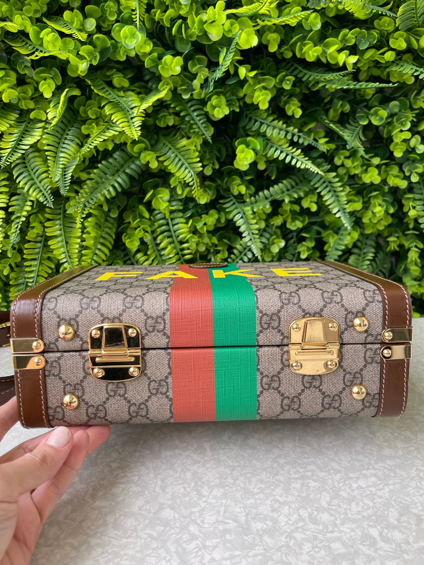 Gucci GG Supreme Fake/Not Suitcase