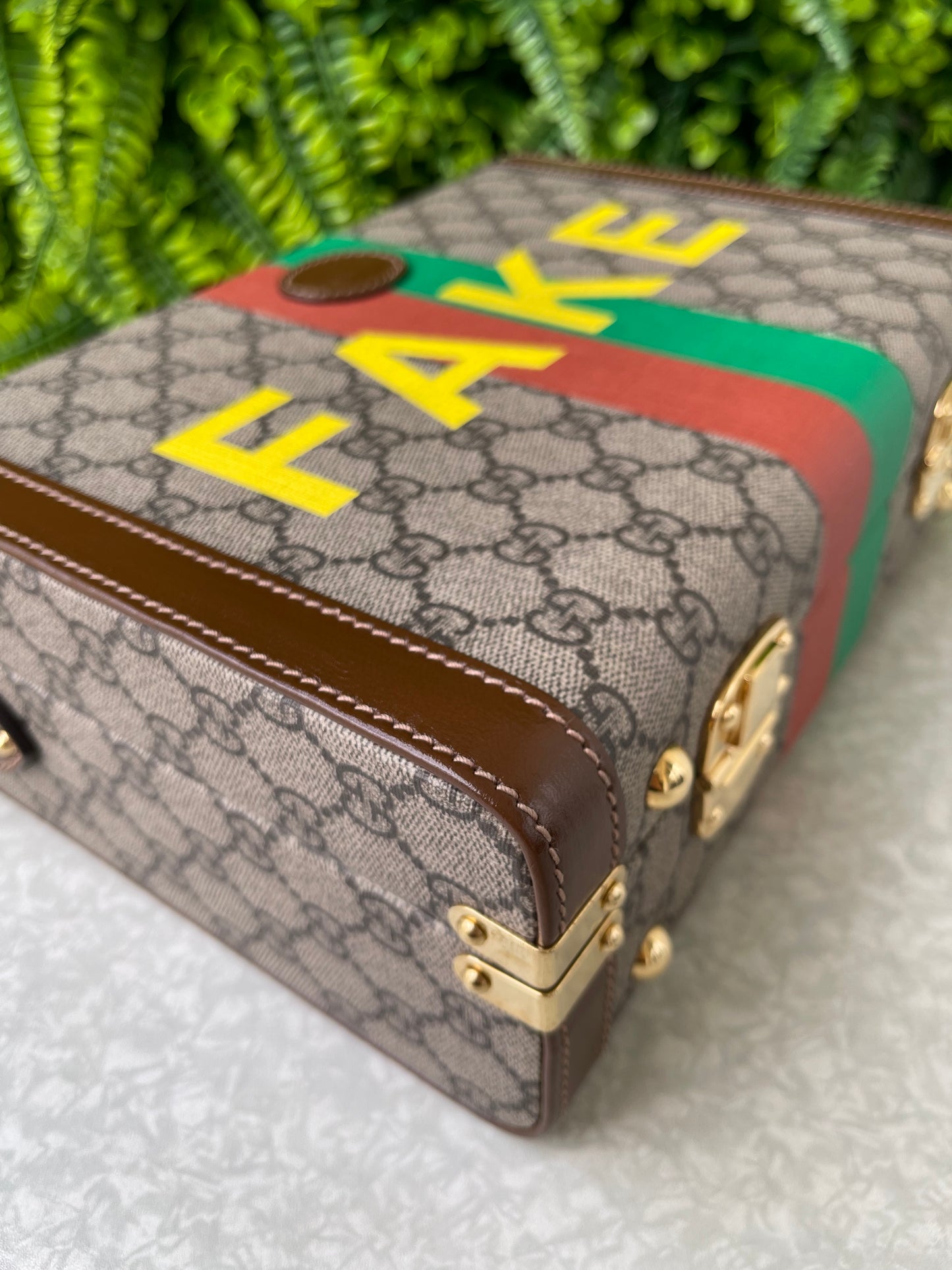 Gucci GG Supreme Fake/Not Suitcase