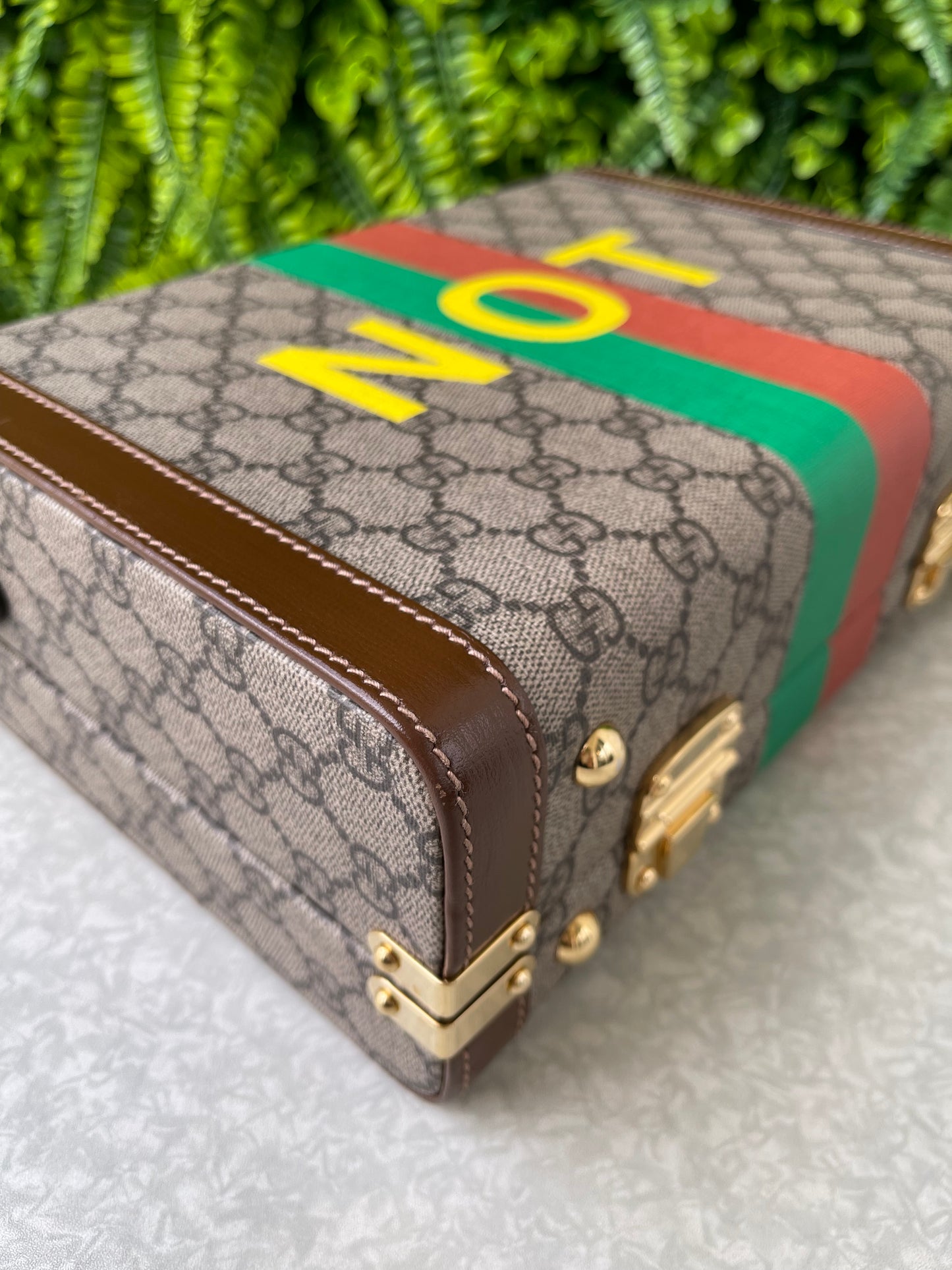 Gucci GG Supreme Fake/Not Suitcase