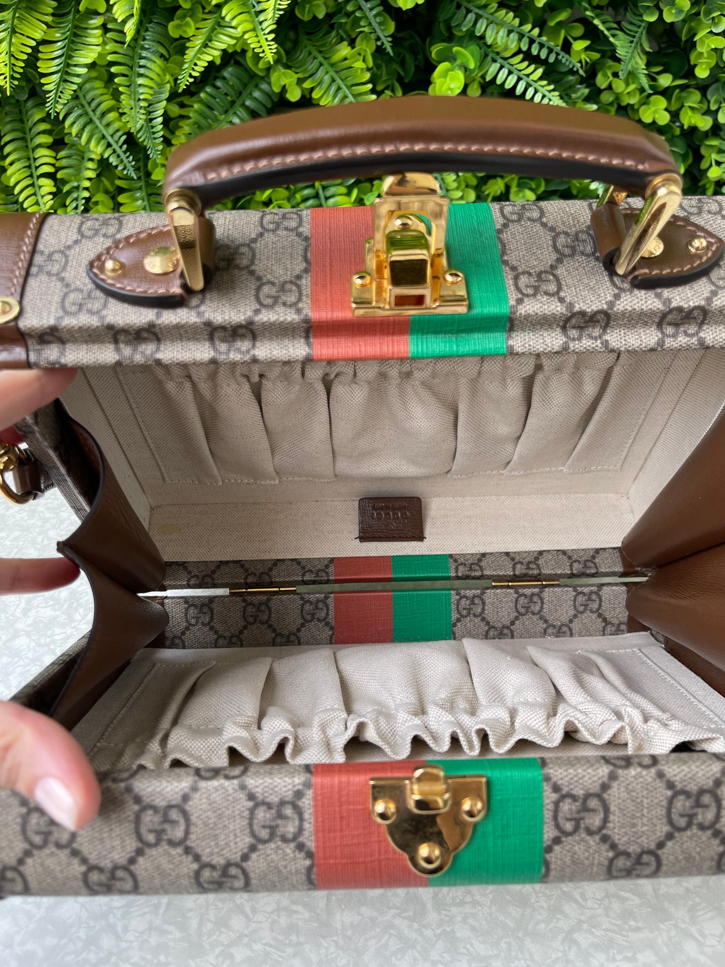 Gucci GG Supreme Fake/Not Suitcase