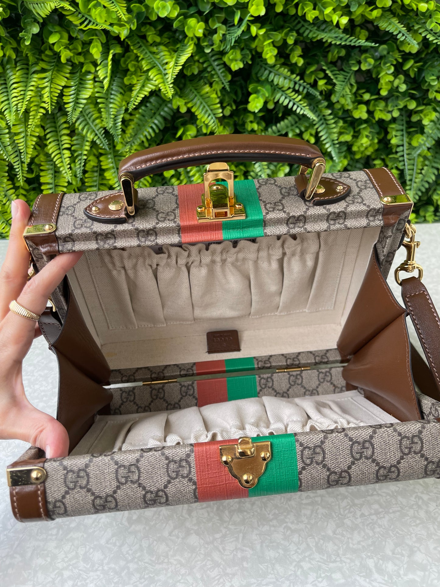 Gucci GG Supreme Fake/Not Suitcase
