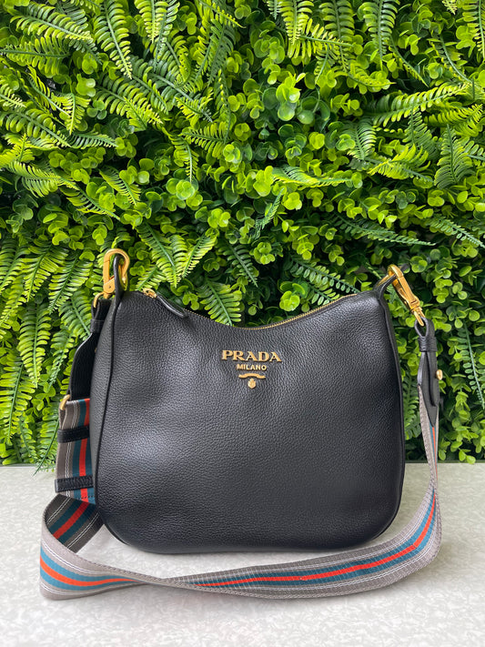 Prada Vitello Phenix Crossbody em Couro Preto