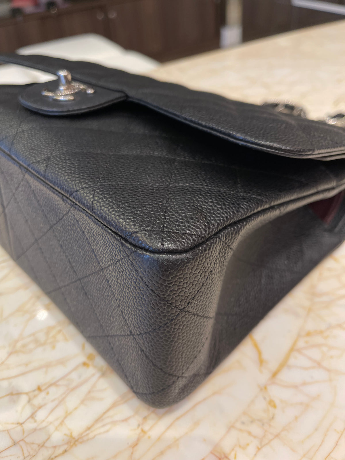 Chanel Classic Double Flap Couro Caviar Jumbo