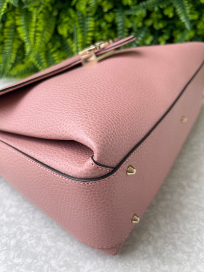 Gucci Interlocking G em Couro Rosa