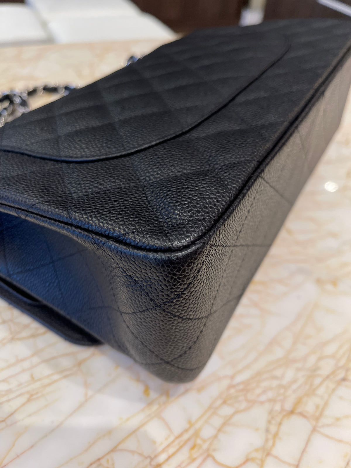Chanel Classic Double Flap Couro Caviar Jumbo