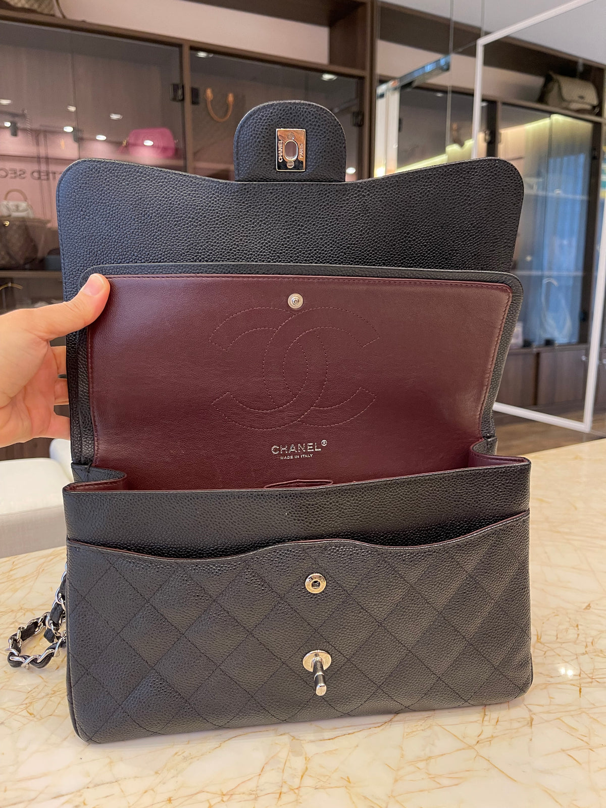 Chanel Classic Double Flap Couro Caviar Jumbo