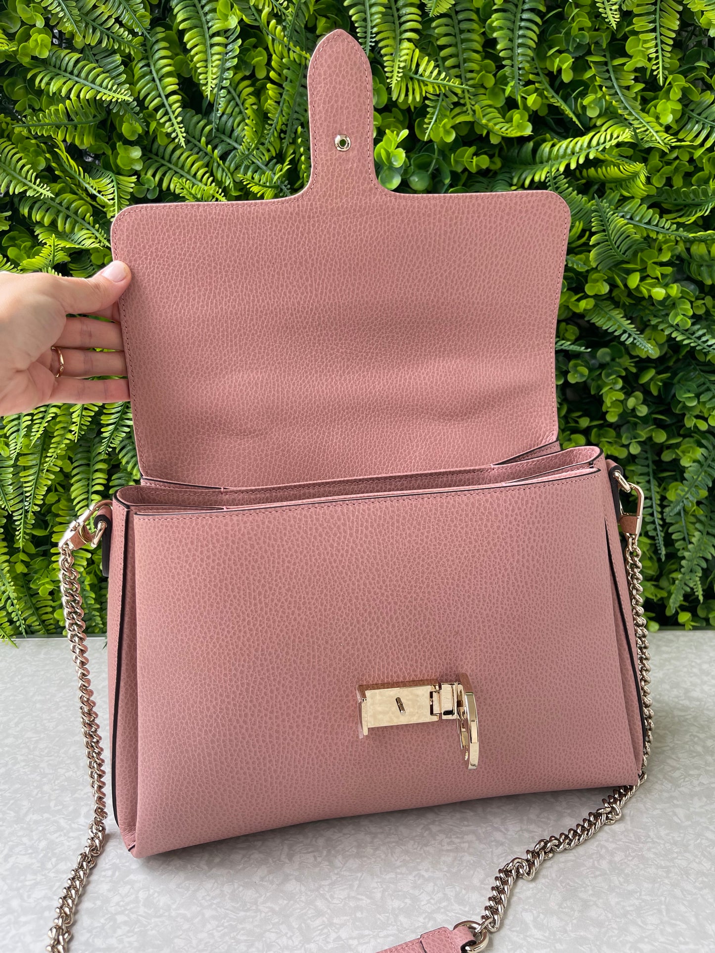 Gucci Interlocking G em Couro Rosa