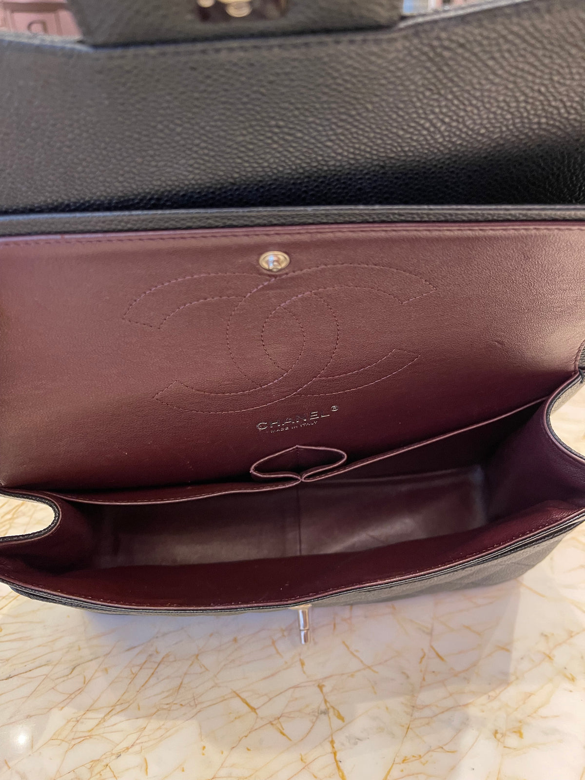 Chanel Classic Double Flap Couro Caviar Jumbo