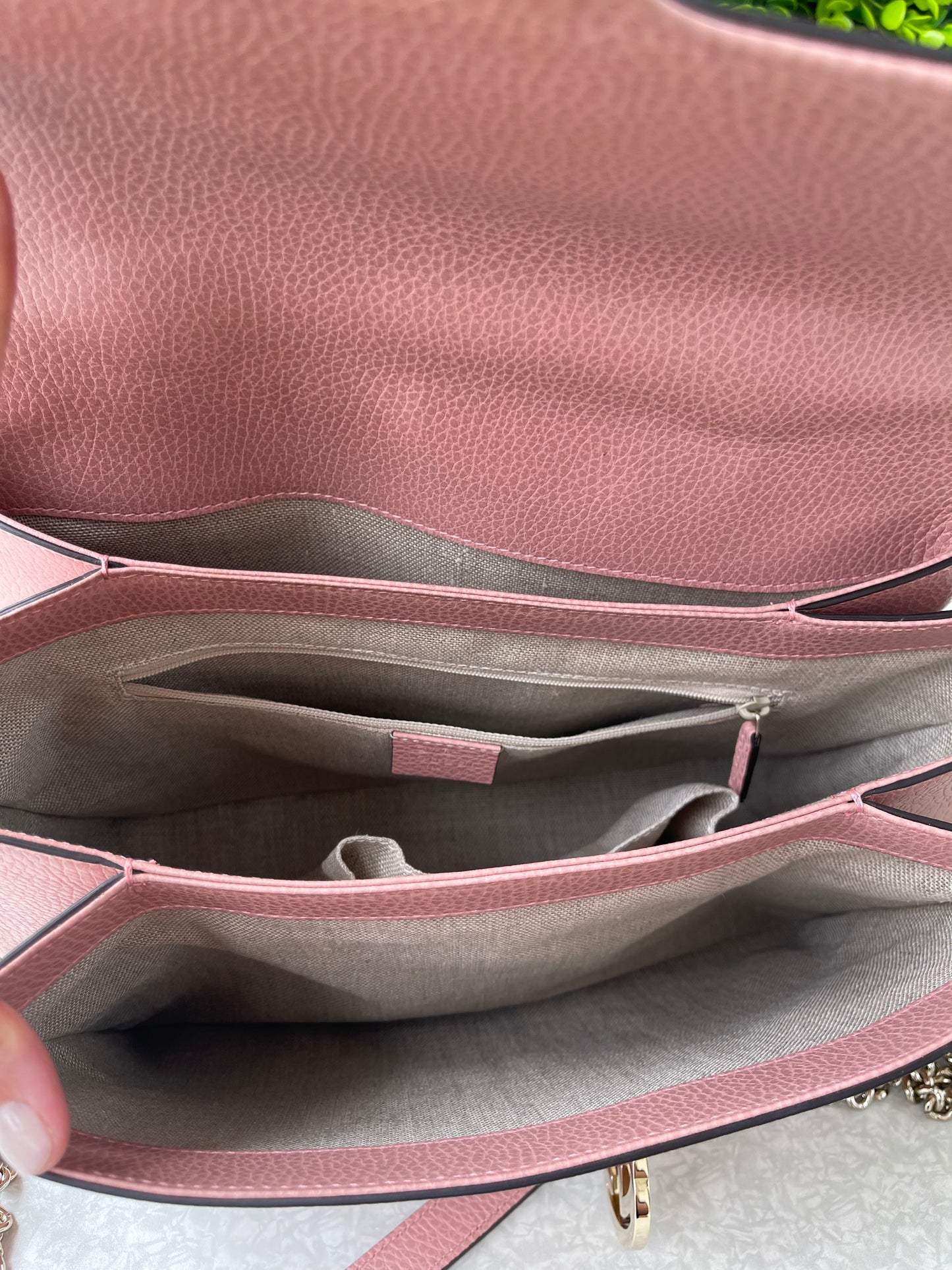 Gucci Interlocking G em Couro Rosa