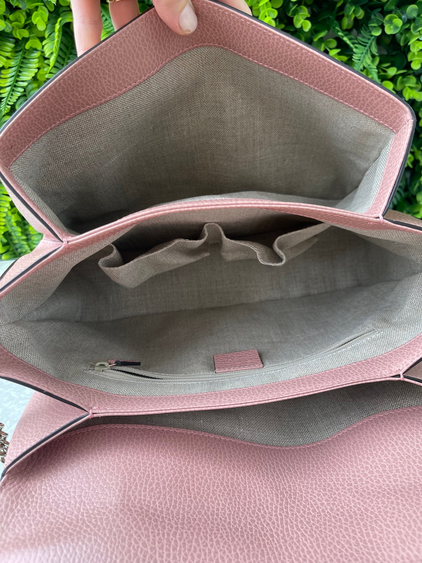 Gucci Interlocking G em Couro Rosa