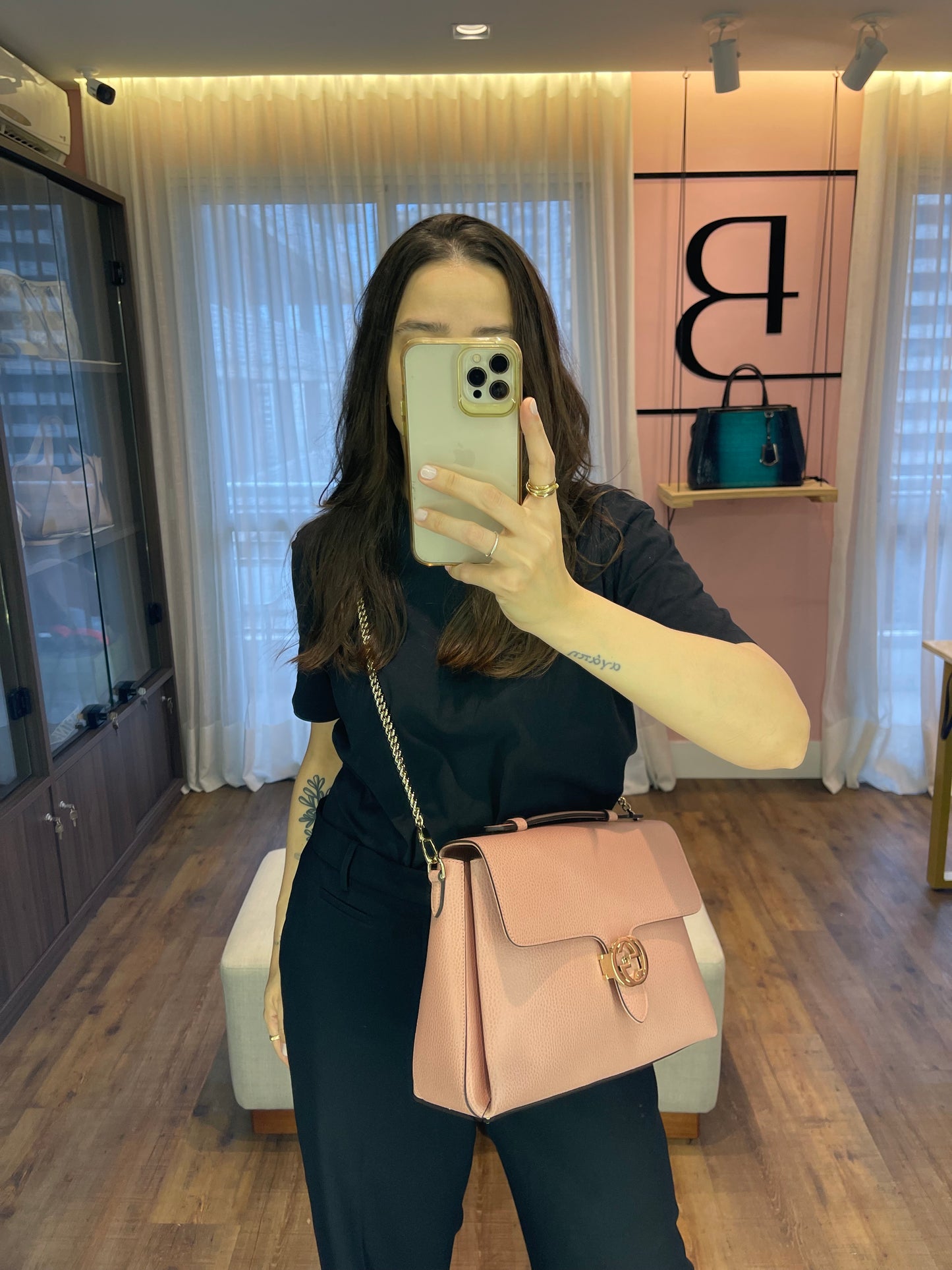 Gucci Interlocking G em Couro Rosa