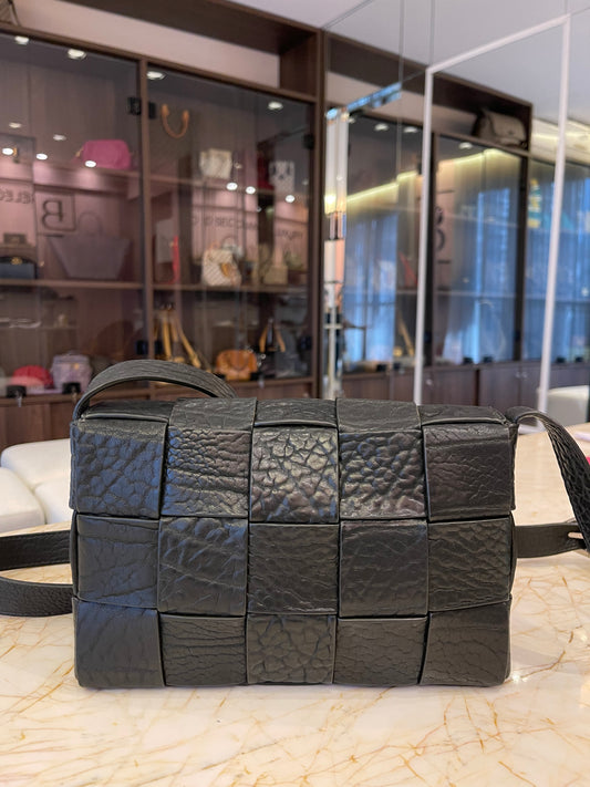 Bottega Veneta Cassette em Couro Texturizado