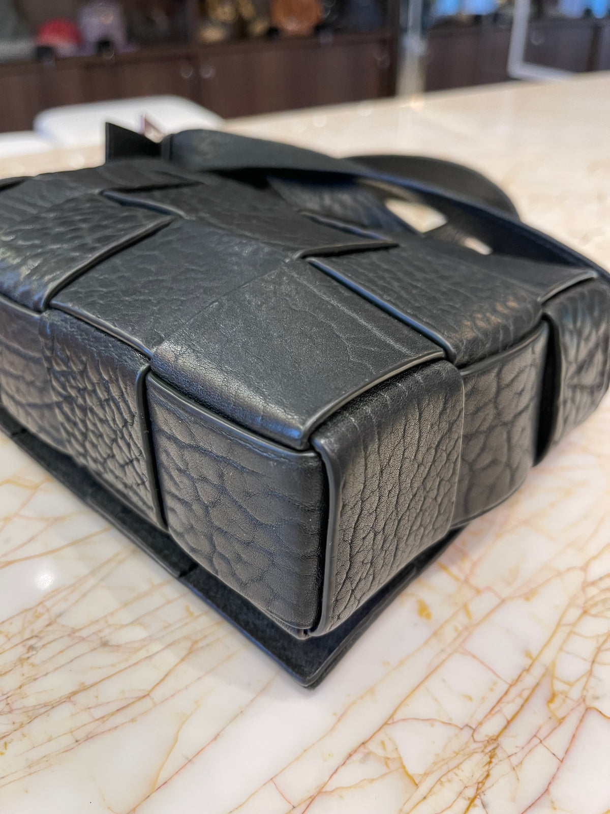 Bottega Veneta Cassette em Couro Texturizado