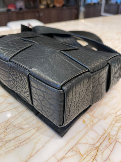 Bottega Veneta Cassette em Couro Texturizado