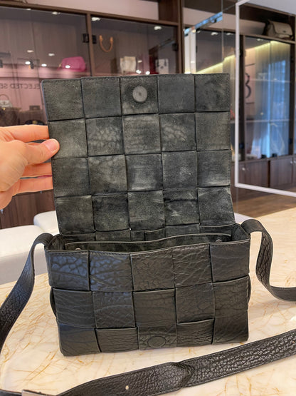Bottega Veneta Cassette em Couro Texturizado