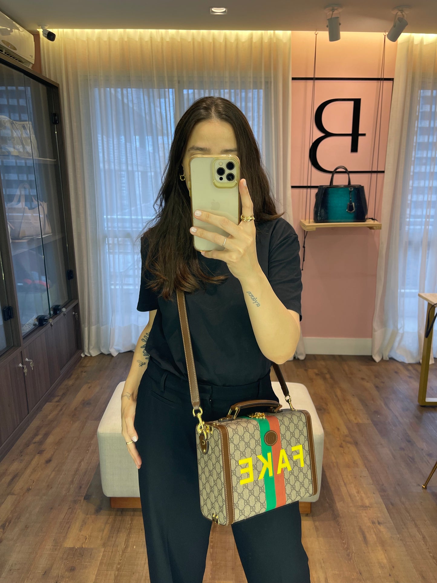 Gucci GG Supreme Fake/Not Suitcase