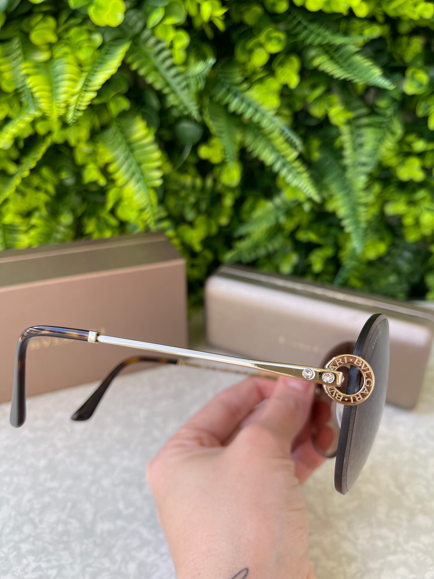 Óculos de Sol Bvlgari Round Frame