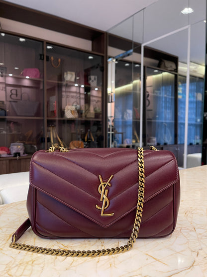 Saint Laurent Loulou em Couro Matelassê Bordô