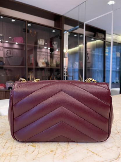 Saint Laurent Loulou em Couro Matelassê Bordô