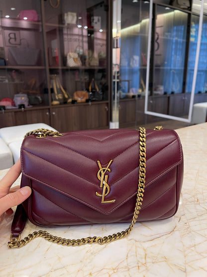 Saint Laurent Loulou em Couro Matelassê Bordô