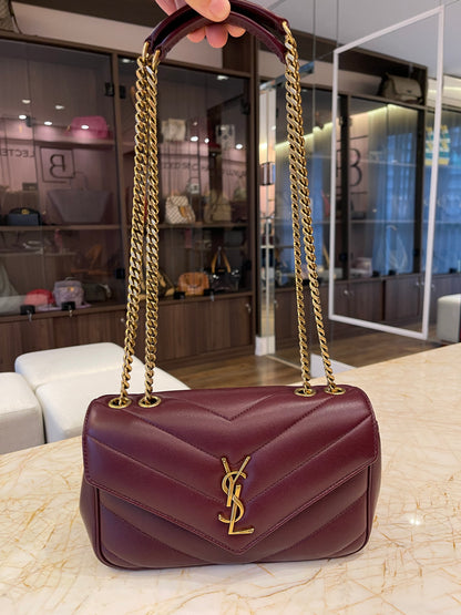 Saint Laurent Loulou em Couro Matelassê Bordô